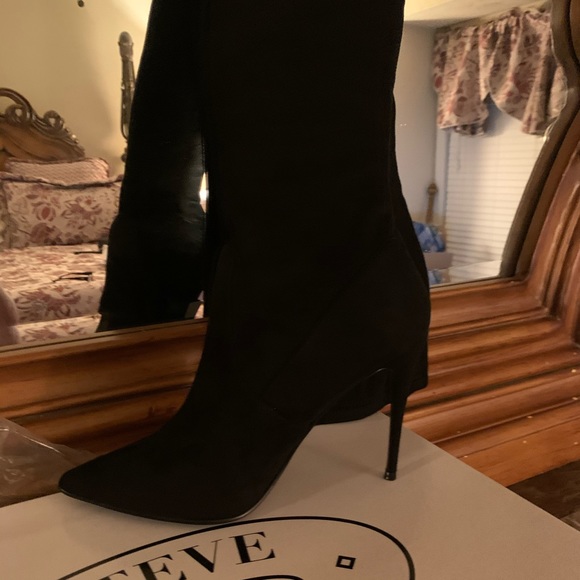 Steve Madden Black Suede Knee Boot Size 8.5